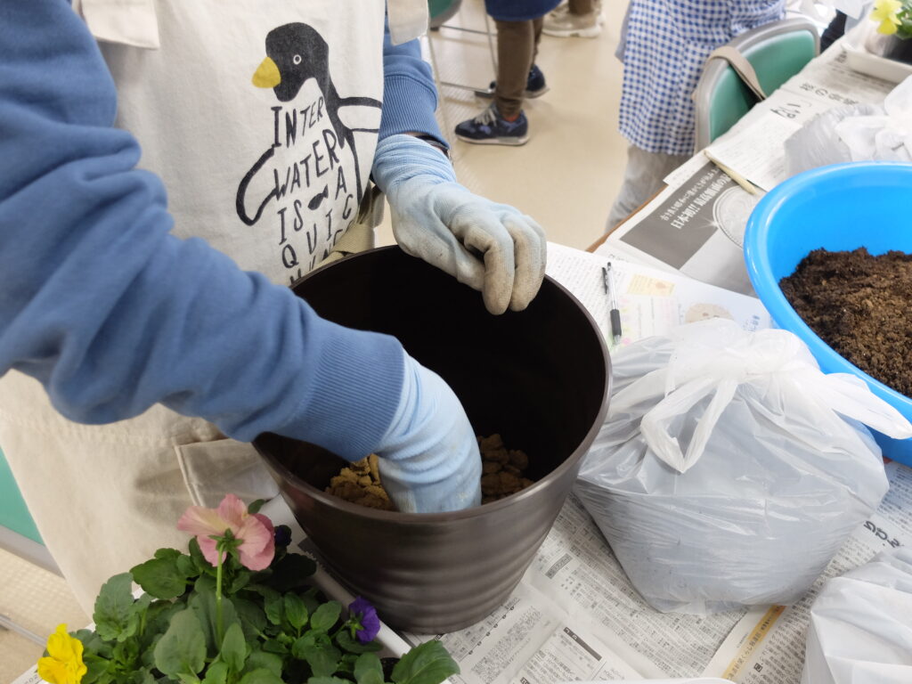 2024年札幌市都市緑化基金講習会「春待つ秋の寄せ植えコンテナづくり」-講義風景