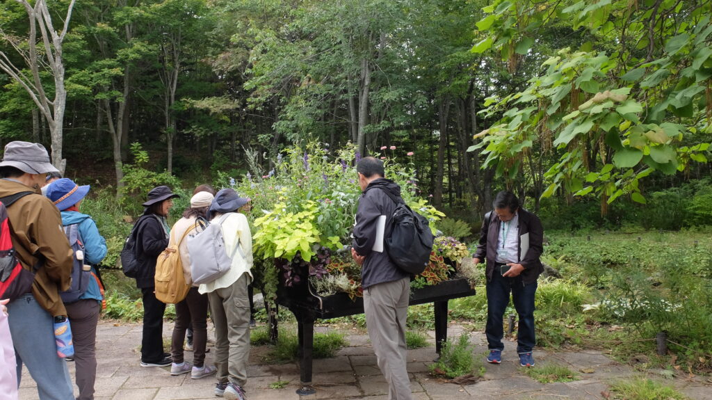 2025年さっぽろまちづくりガーデニング講座第13回目－ガーデン見学会の様子