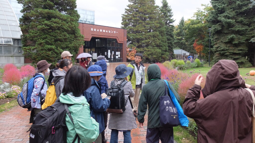 2025年さっぽろまちづくりガーデニング講座課外活動メンテナンス（百合が原公園④）－メンテナンス活動の様子