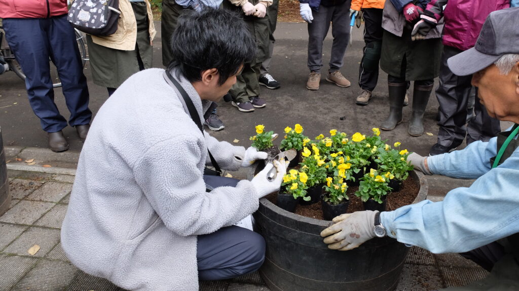2025年さっぽろまちづくりガーデニング講座第16回目－実習風景