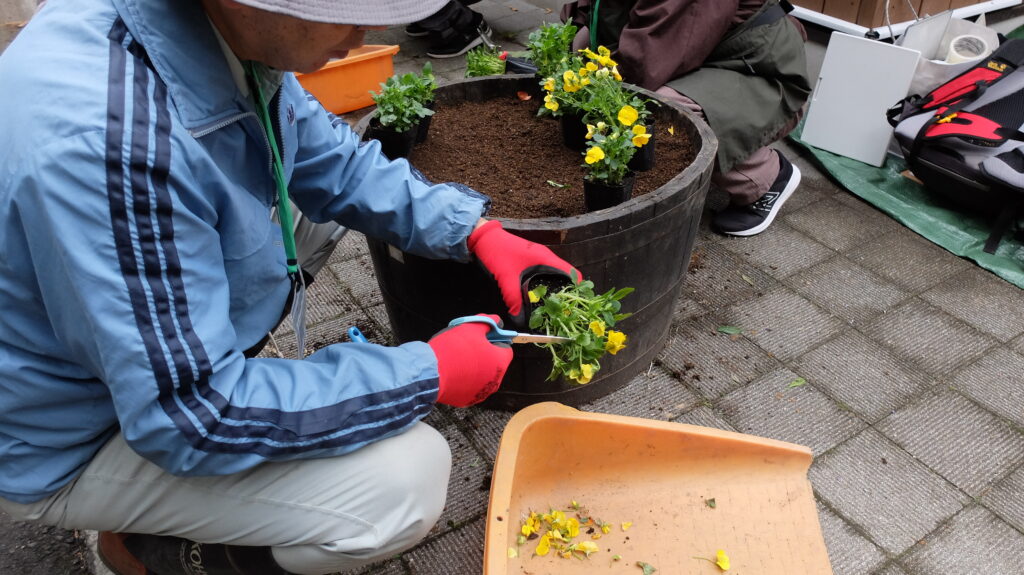 2025年さっぽろまちづくりガーデニング講座第16回目－実習風景