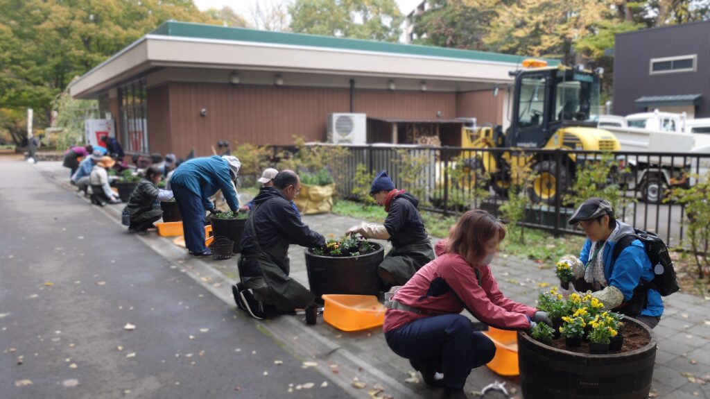 2025年さっぽろまちづくりガーデニング講座第16回目－実習風景