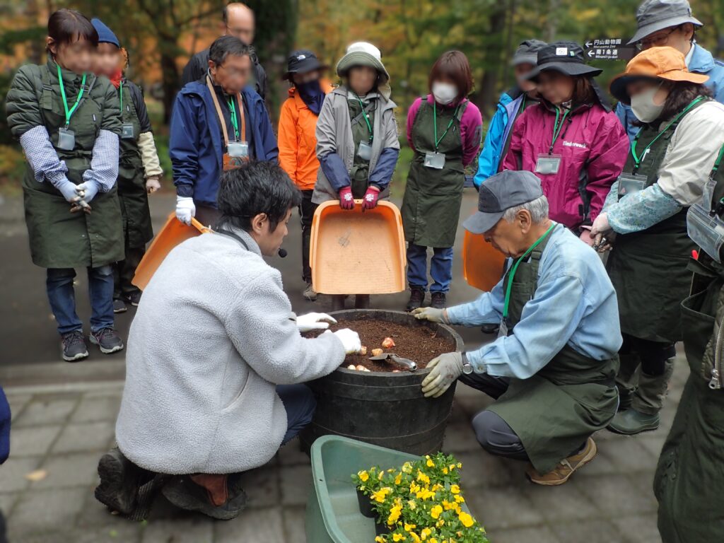 2025年さっぽろまちづくりガーデニング講座第16回目－実習風景