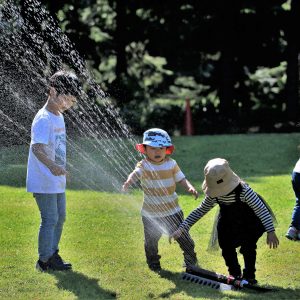 067_わ～冷たい♪/百合が原公園