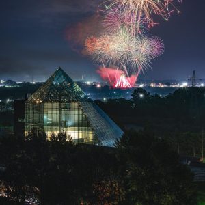 149_モエレ山から眺める花火_モエレ沼公園