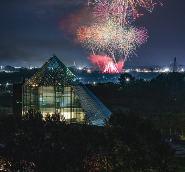 149_モエレ山から眺める花火_モエレ沼公園