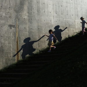 182_影と一緒に/モエレ沼公園