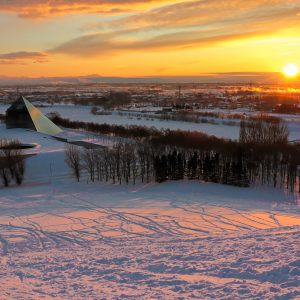 427_モエレ山照らすサンライズ/モエレ沼公園