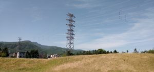 鉄塔と手稲山の写真