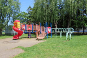 複合遊具の写真