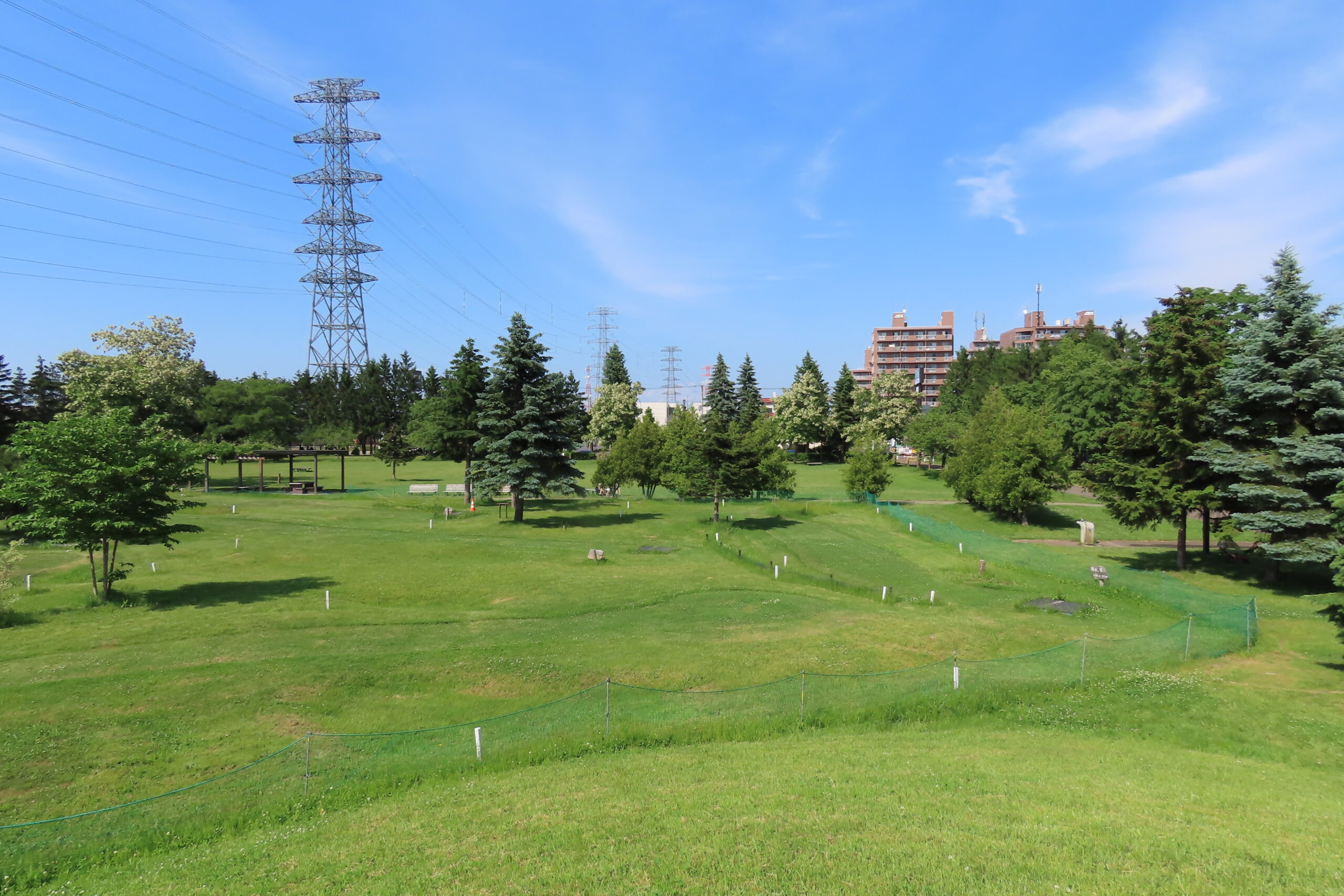 スキー山から見たパークゴルフ場の写真