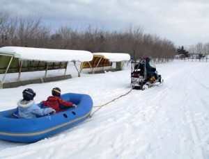 ラフティングボードはスリル満点！の写真