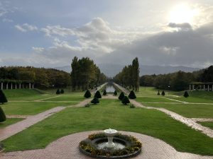 ラウンジから手稲山