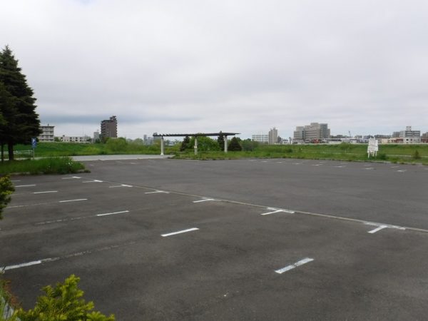 南30条ウォーターガーデン上駐車場