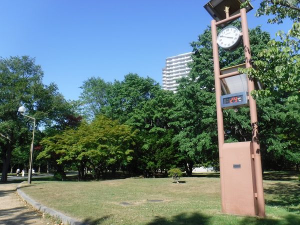 15：50、２９℃と表示された外気温計