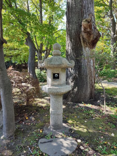 灯篭の窓ですか？