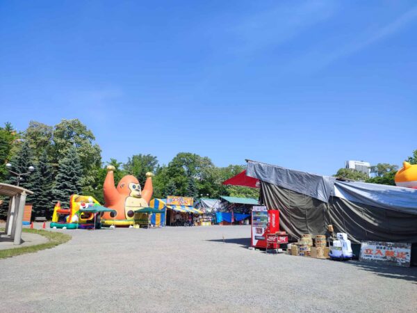 ゴリラとも遊ばなきゃ