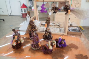 ハロウィンのクラフトコーナー