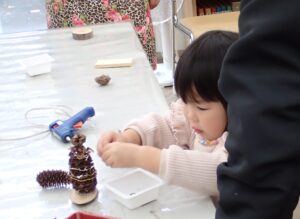 小さな子どもでも自分で作っています