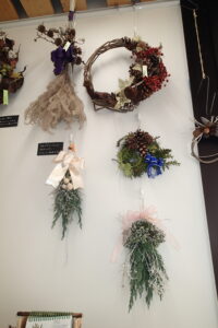 クリスマスリースとスワック