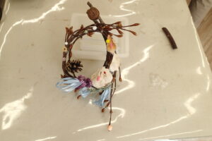 キラキラのビーズを付けたリース