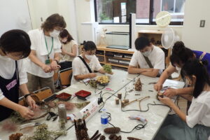 工作を楽しむ皆さん