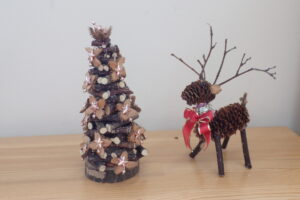 クリスマスオブジェとトナカイ