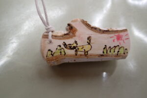 バーニングペンで書いたストラップ