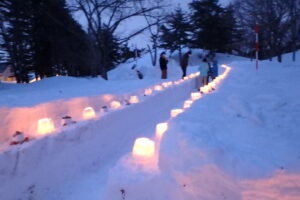 灯されたスノーキャンドルの様子