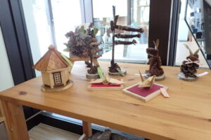 販売コーナーのクラフト品