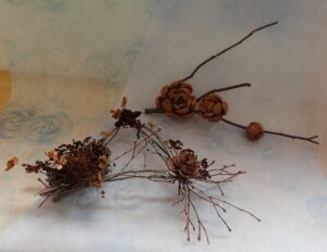 木の実のお花を使ったリース