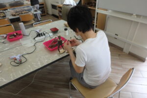 工作する参加者の皆さん