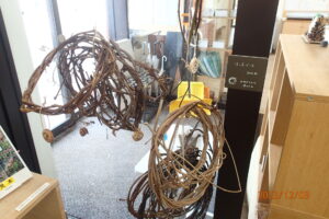 ツルで出来たリースベース