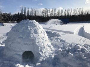 雪で作ったイグルー