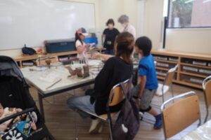 工作をする親子