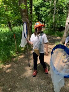 網を持った子ども