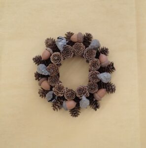 木の実で作ったリース