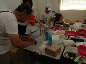 先生に教わる子ども