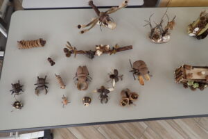 自然素材でできた工作の見本