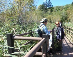 トンボの先生と団員の姿