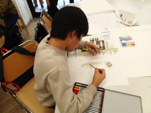 ポスター作りをする子ども