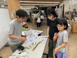 「不思議ないきもの・ヤツメウナギのくらし」のブース