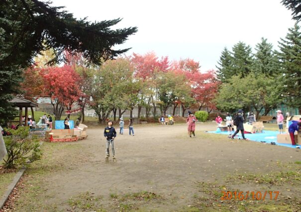 「出張プレーパークを開催しました」の画像