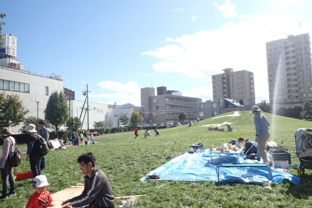 「9/23二十四軒公園で体験プレーパークを行いました！」の画像