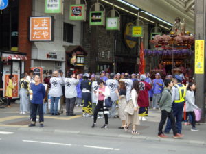 本府祭典区の山車の写真