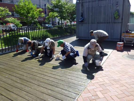 「お助け隊木製デッキ塗り2回目」の画像