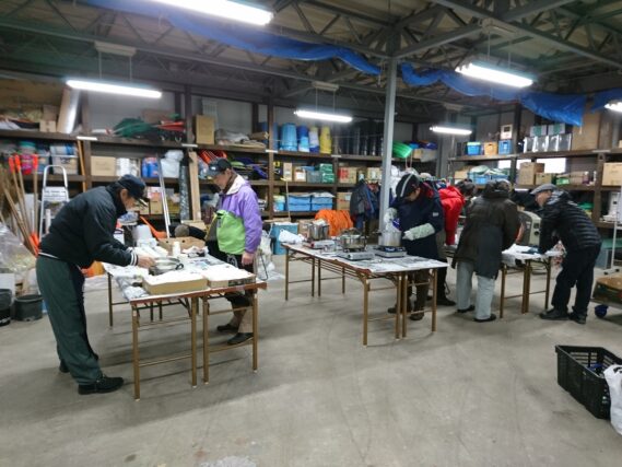 「スノーキャンドルイベントに向けてロウソクづくりお助け隊」の画像