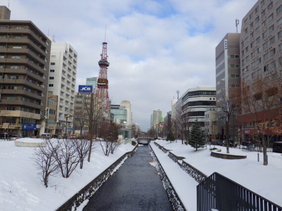 「新しい年を迎えた創成川公園」の画像