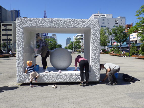 「彫刻清掃ボランティア活動開始」の画像