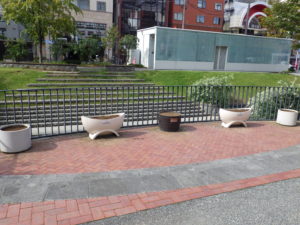 花苗を撤去したコンテナ